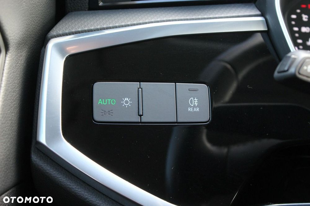 Audi Q3 35 TDI S tronic - 23