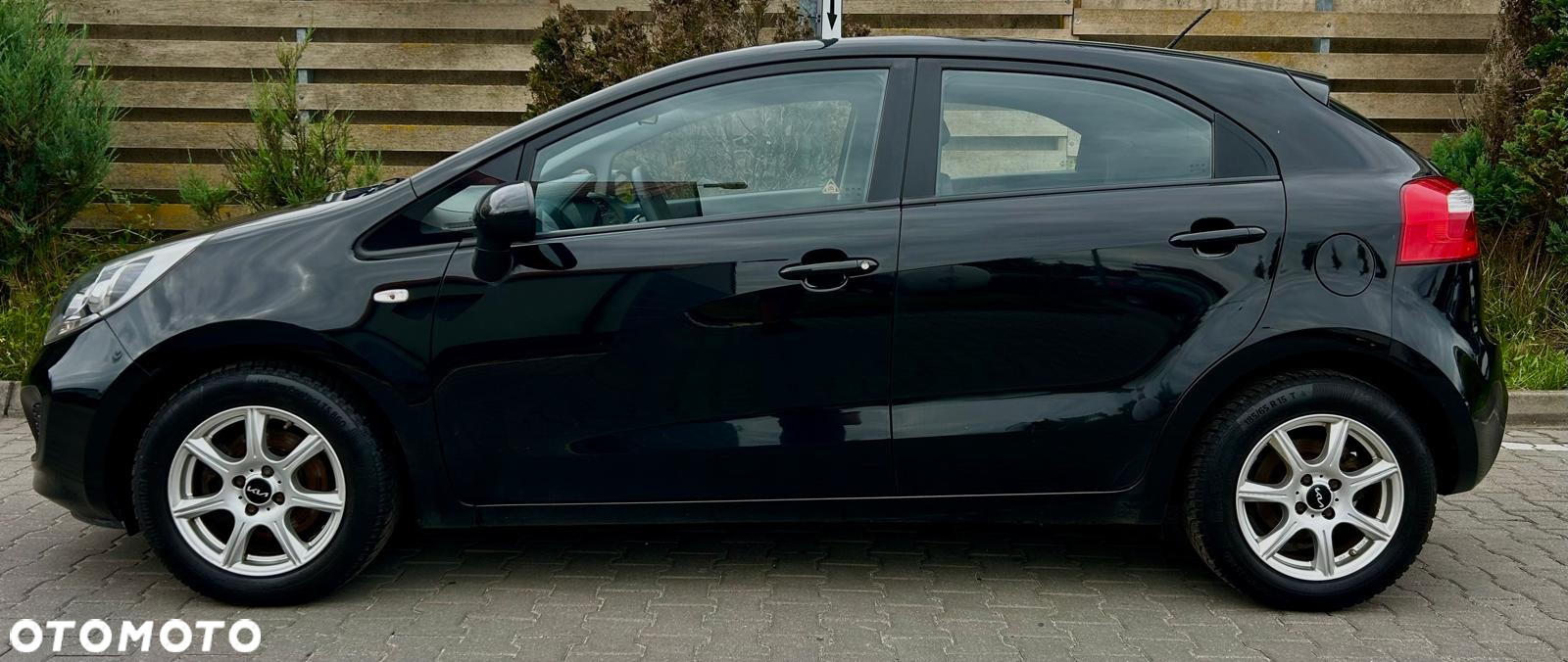 Kia Rio - 30
