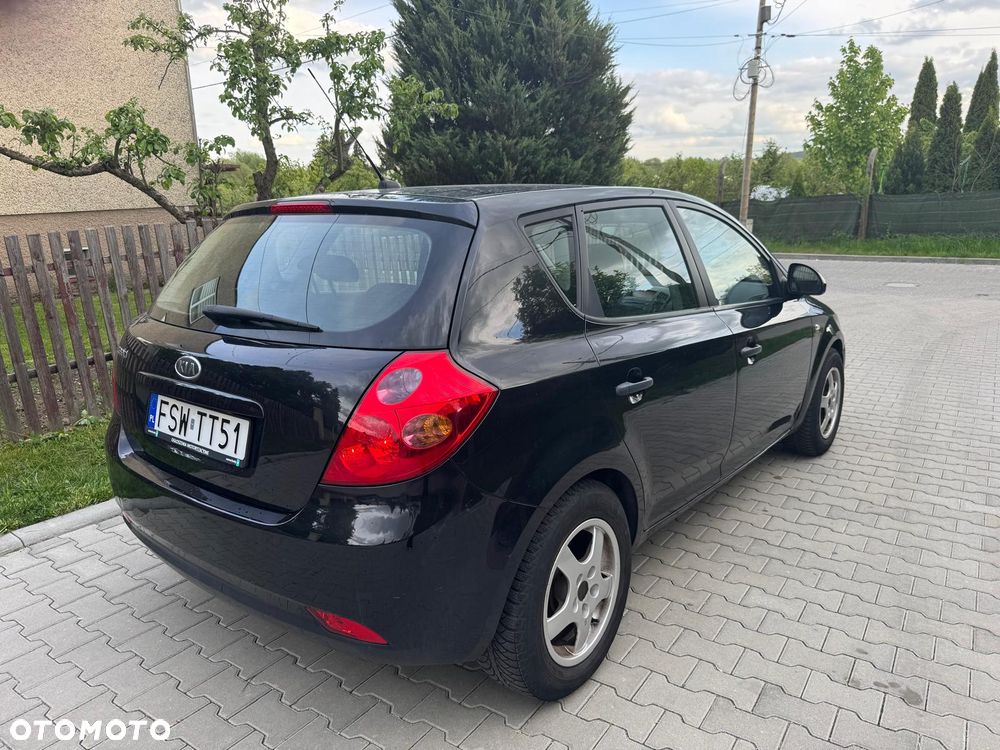 Kia Ceed 1.4 Comfort + - 8
