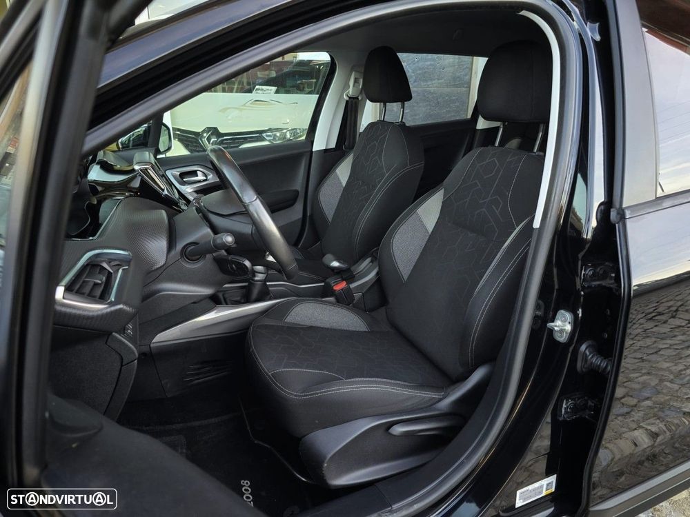 Peugeot 2008 1.2 PureTech Style - 7