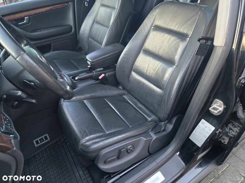Audi A4 Limousine - 16