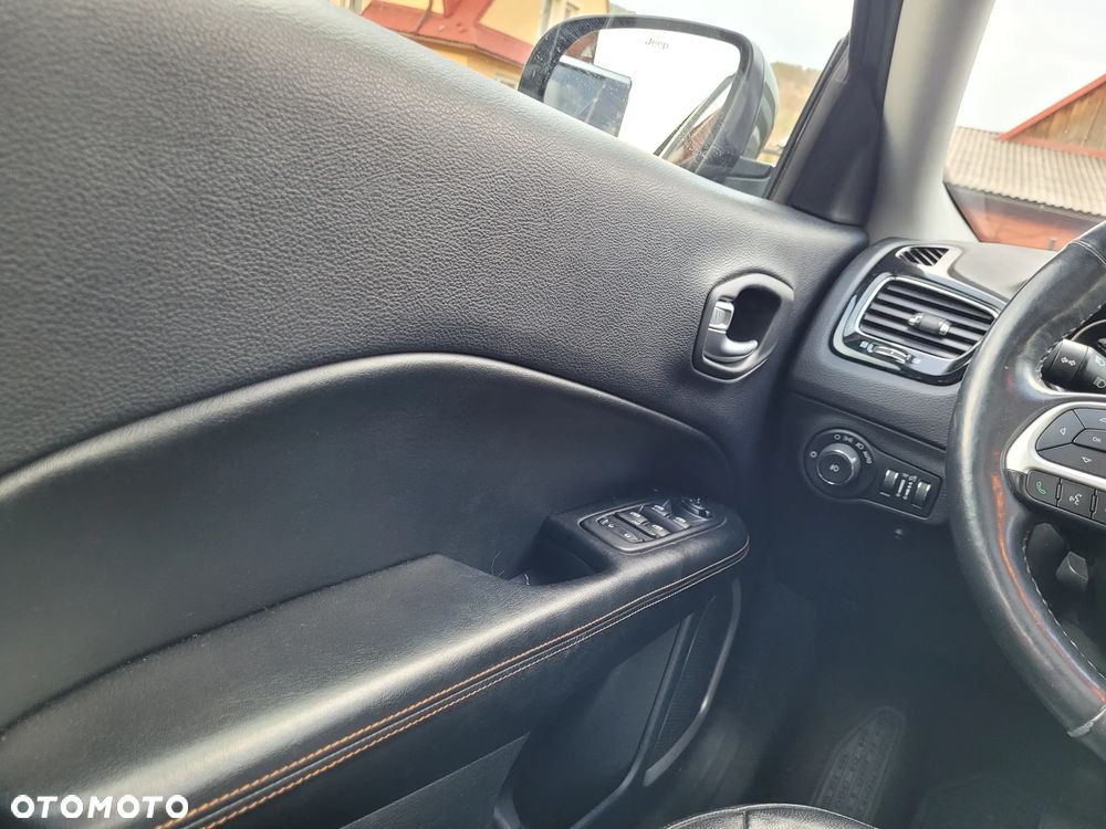 Jeep Compass - 26