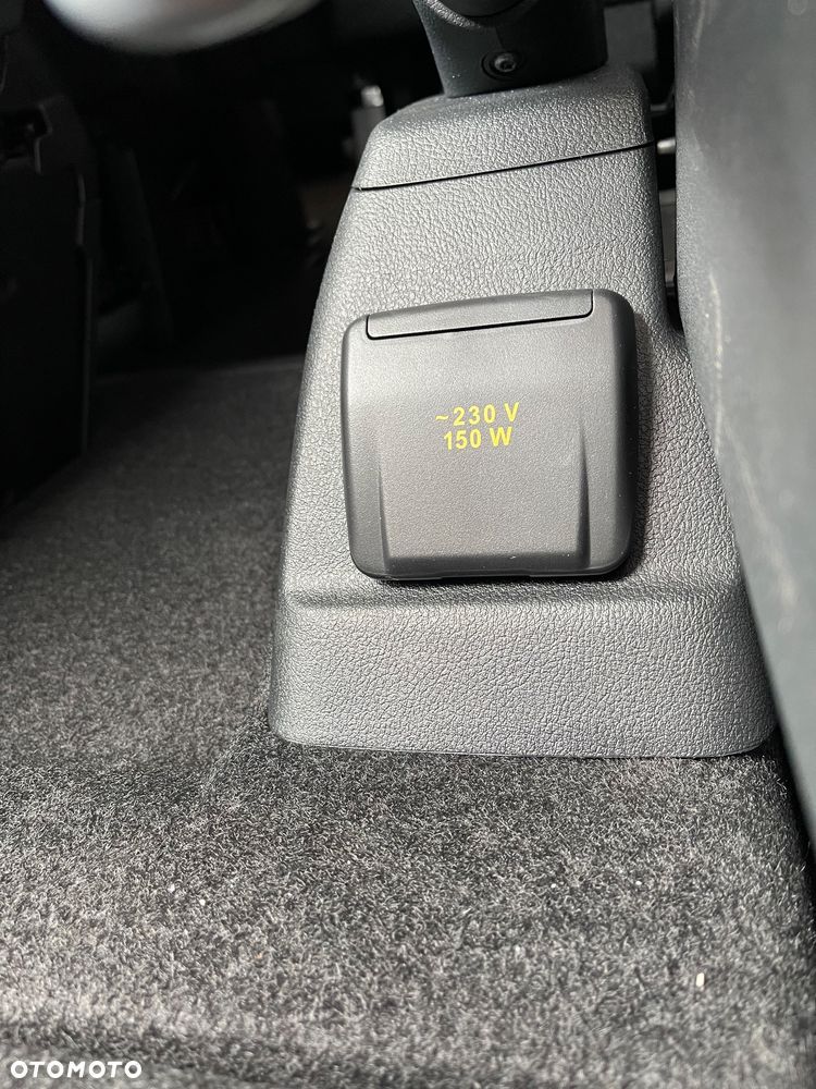 Ford Tourneo Custom - 19