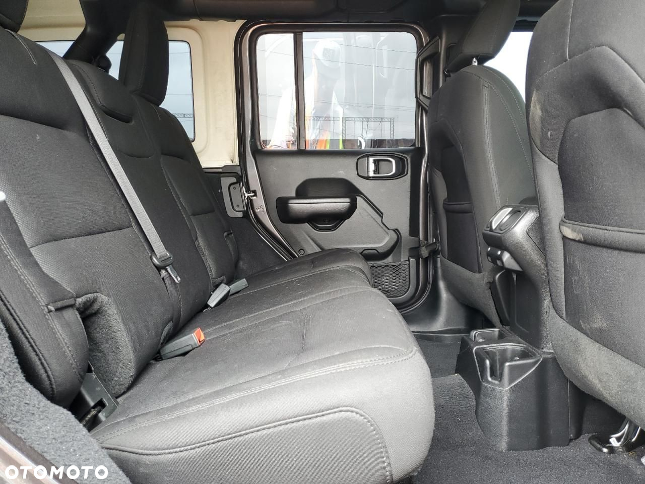 Jeep Wrangler - 10