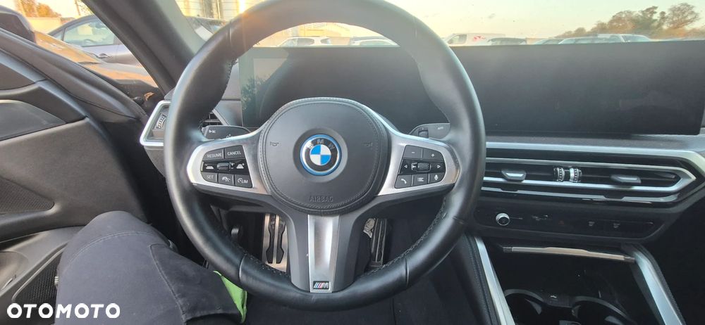 BMW i4 - 28