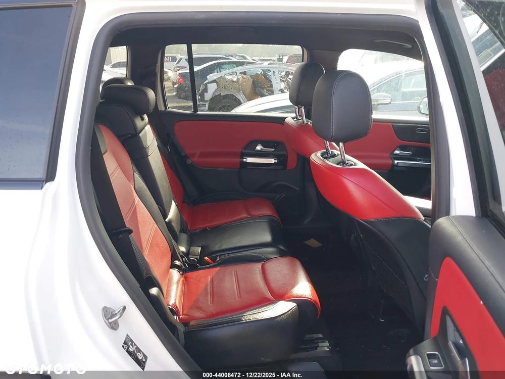 Mercedes-Benz GLB 250 4-Matic AMG Line 8G-DCT - 9