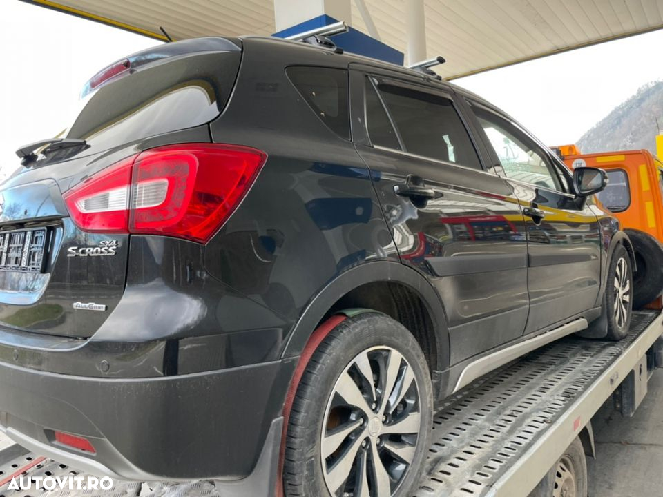 Suzuki SX4 S cross 2019 motor 1.4i benzina turbo cutie automata tracțiune 4x4 integrala trapa panoramică Haion luneta geam usa   pdc  interior piele - 2