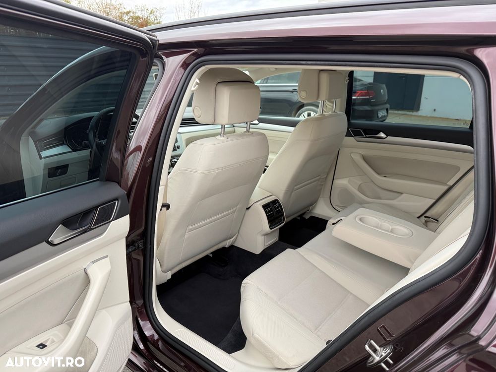 Volkswagen Passat - 10