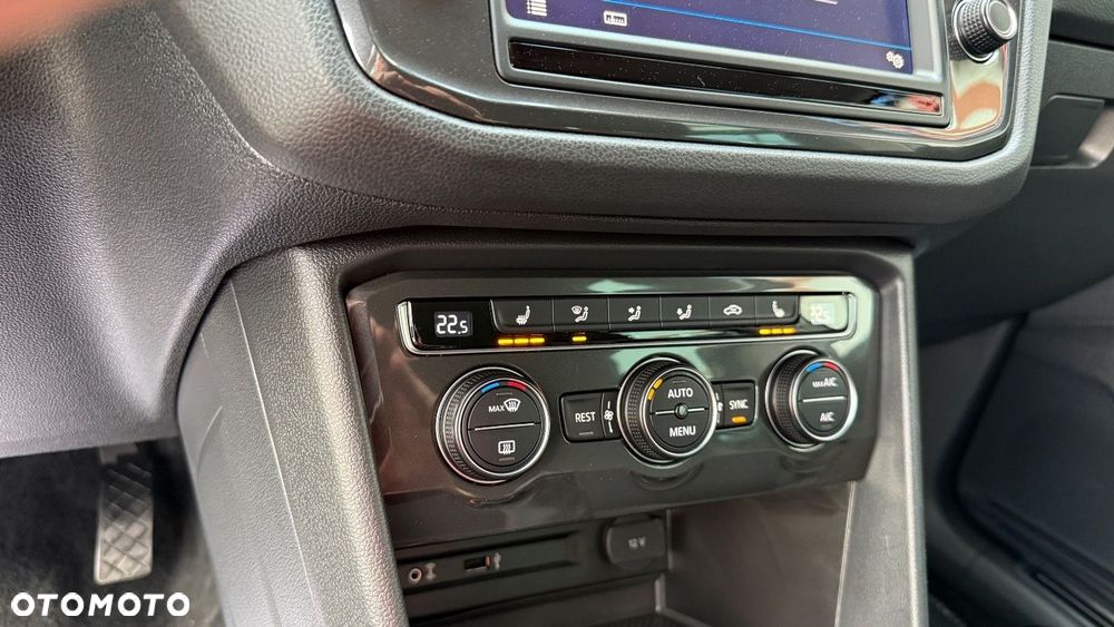 Volkswagen Tiguan - 33