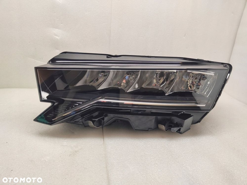 SKODA OCTAVIA IV LIFT PÓŁ LED LAMPA LEWY PRZÓD 5E8941009 - 1