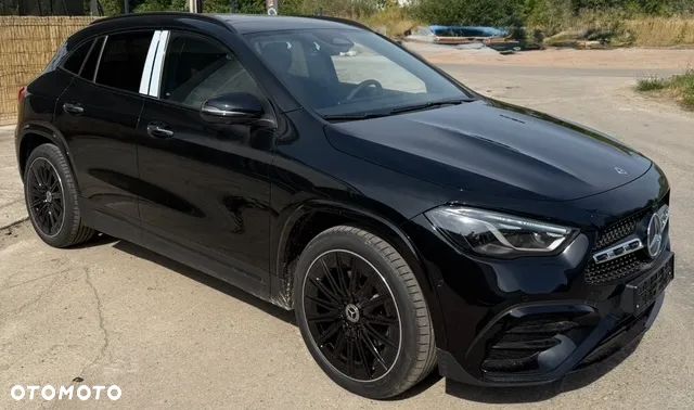 Mercedes-Benz GLA 200 AMG Line - 2