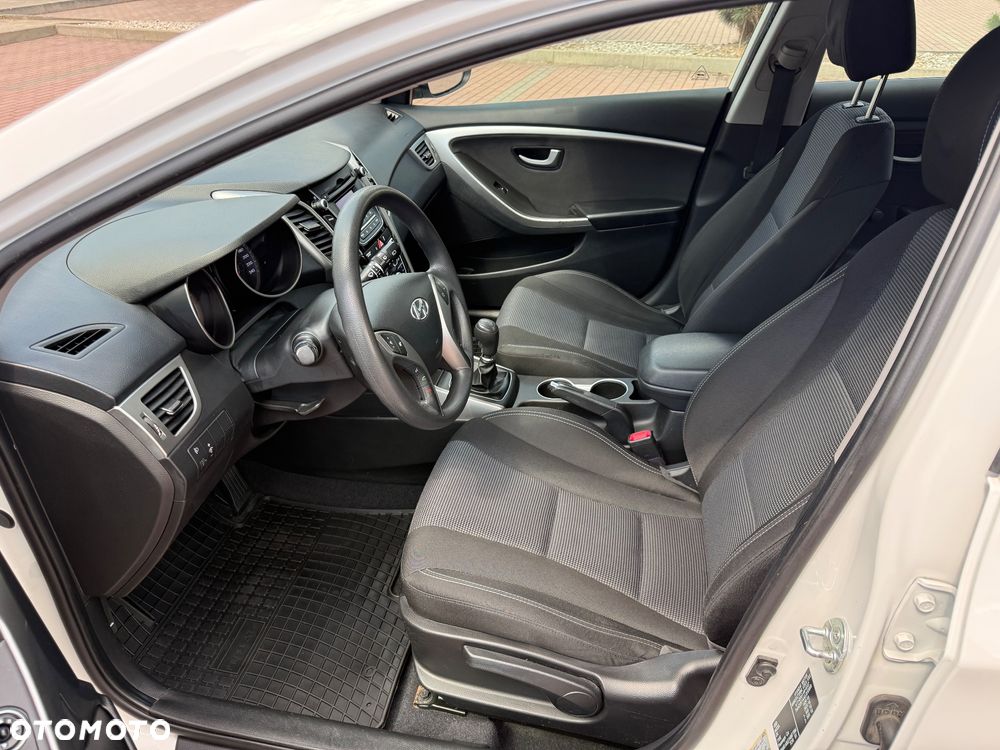 Hyundai i30 1.4 Comfort - 12