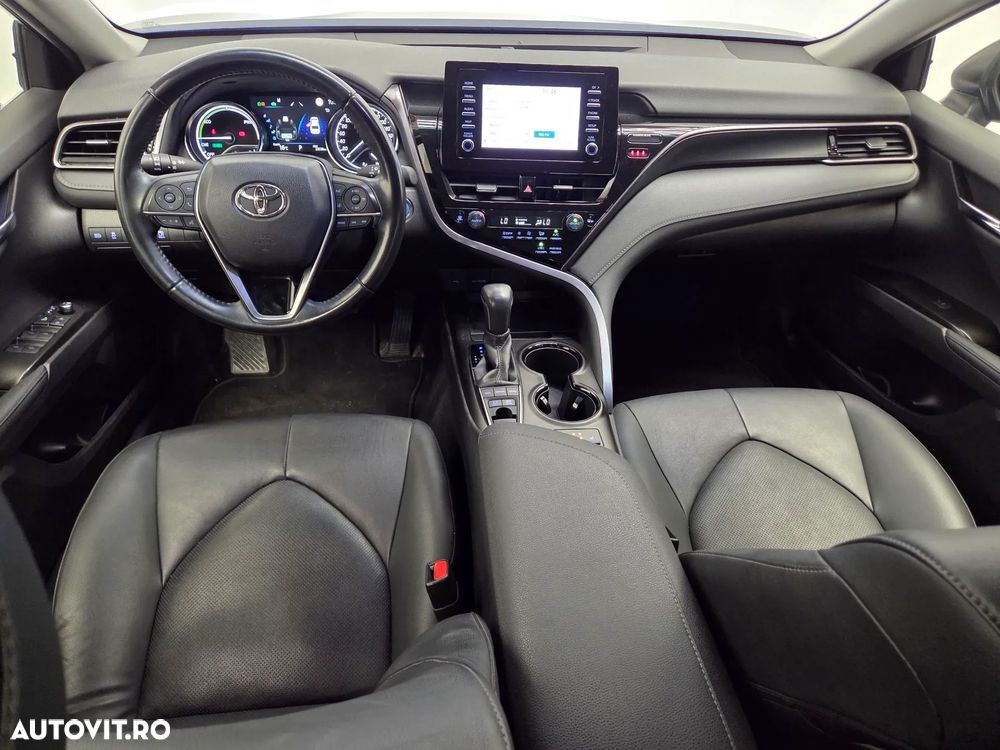 Toyota Camry - 5