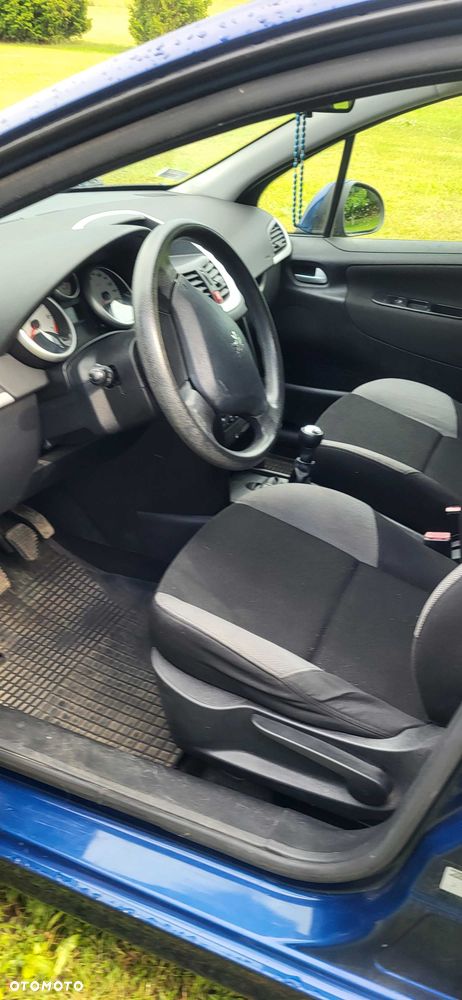 Peugeot 207 - 3