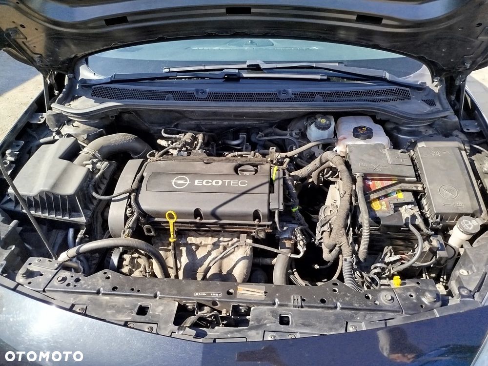 Opel Astra 1.6 - 8