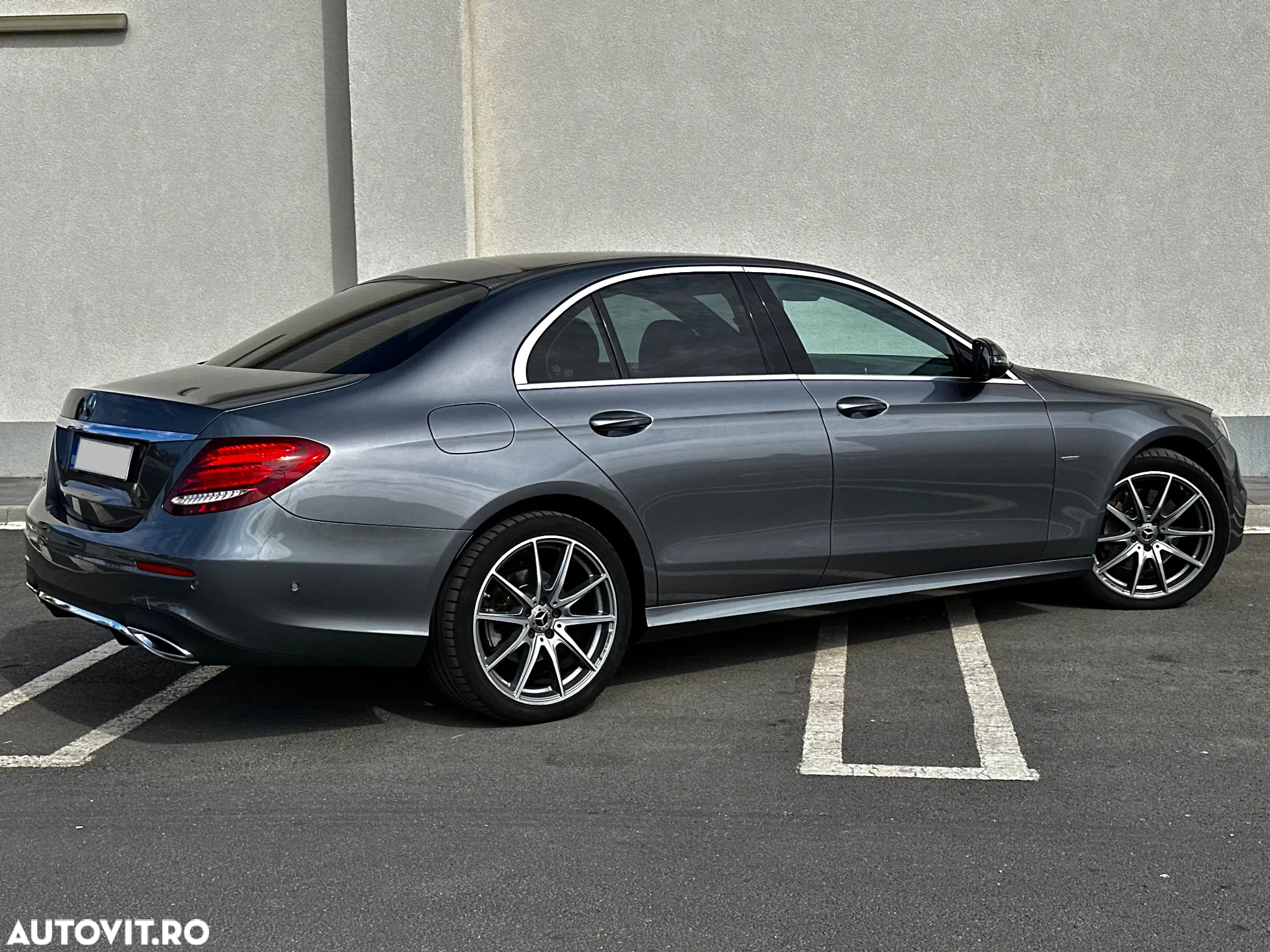 Mercedes-Benz E - 4