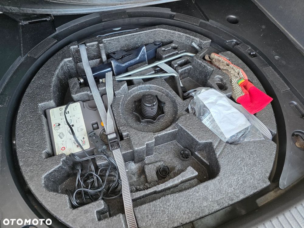 Volkswagen Touran 1.4 TSI United - 21