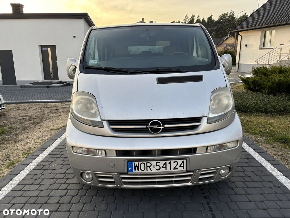 Opel Vivaro - 1