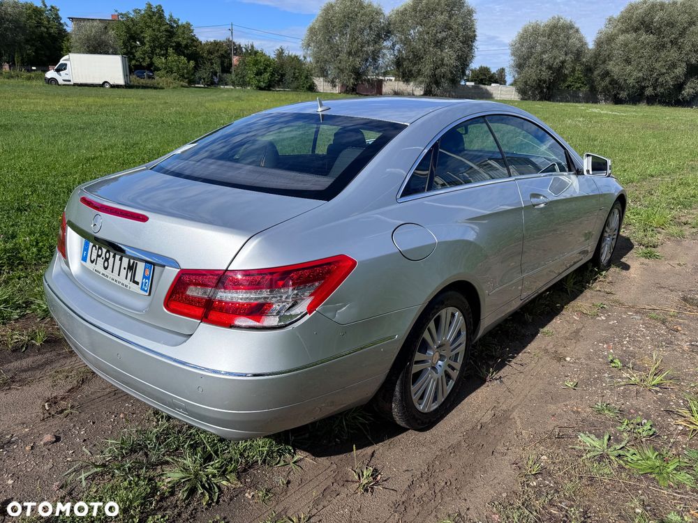 Mercedes-Benz Klasa E 220 CDI Elegance DPF - 9