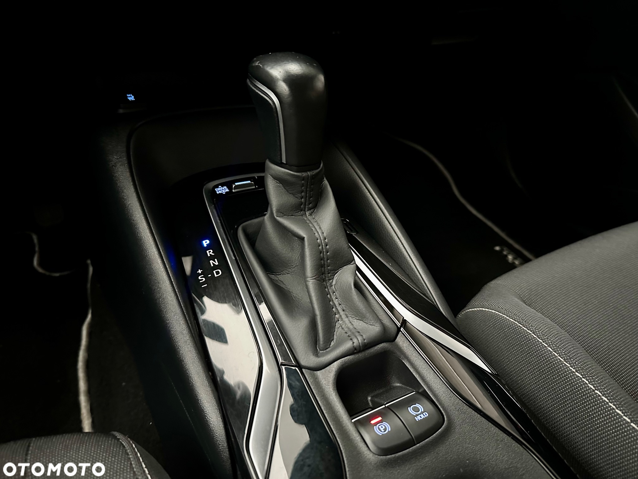 Toyota Corolla 2.0 Hybrid Comfort - 17