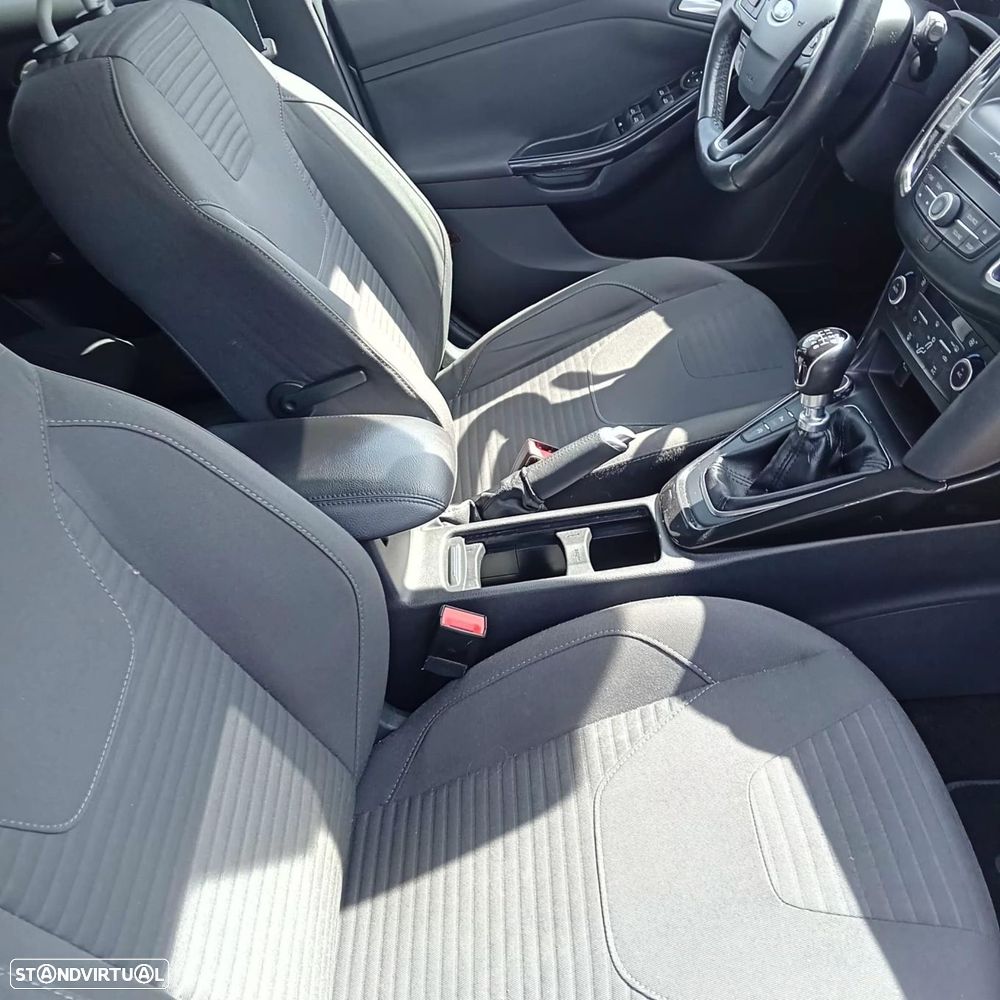 Ford Focus 1.5 TDCi ECOBlue Titanium - 9