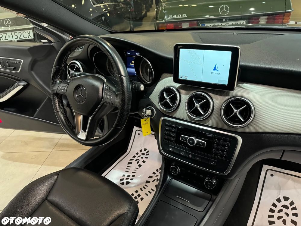 Mercedes-Benz CLA - 36