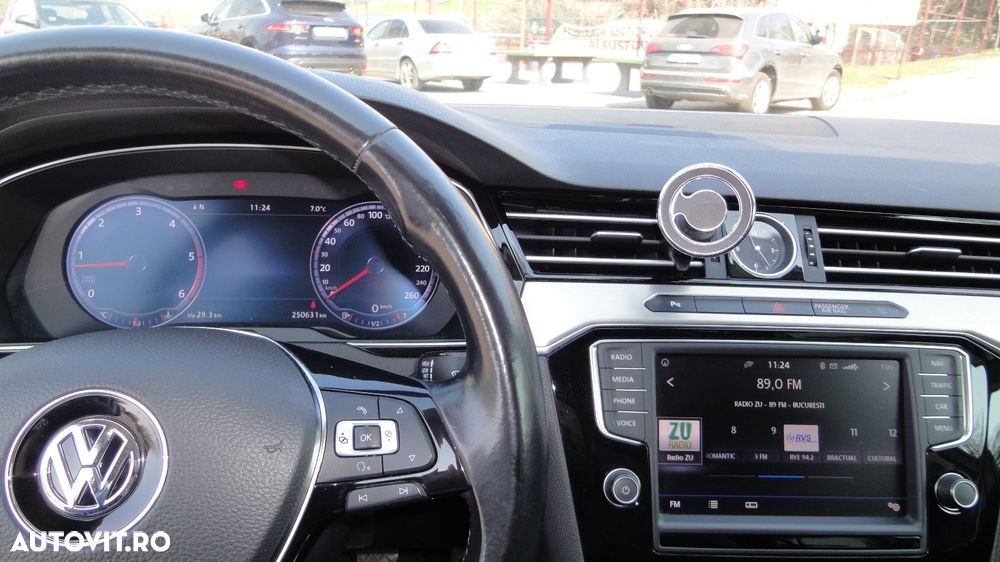 Volkswagen Passat 2.0 TDI (BlueMotion Technology) Highline - 18