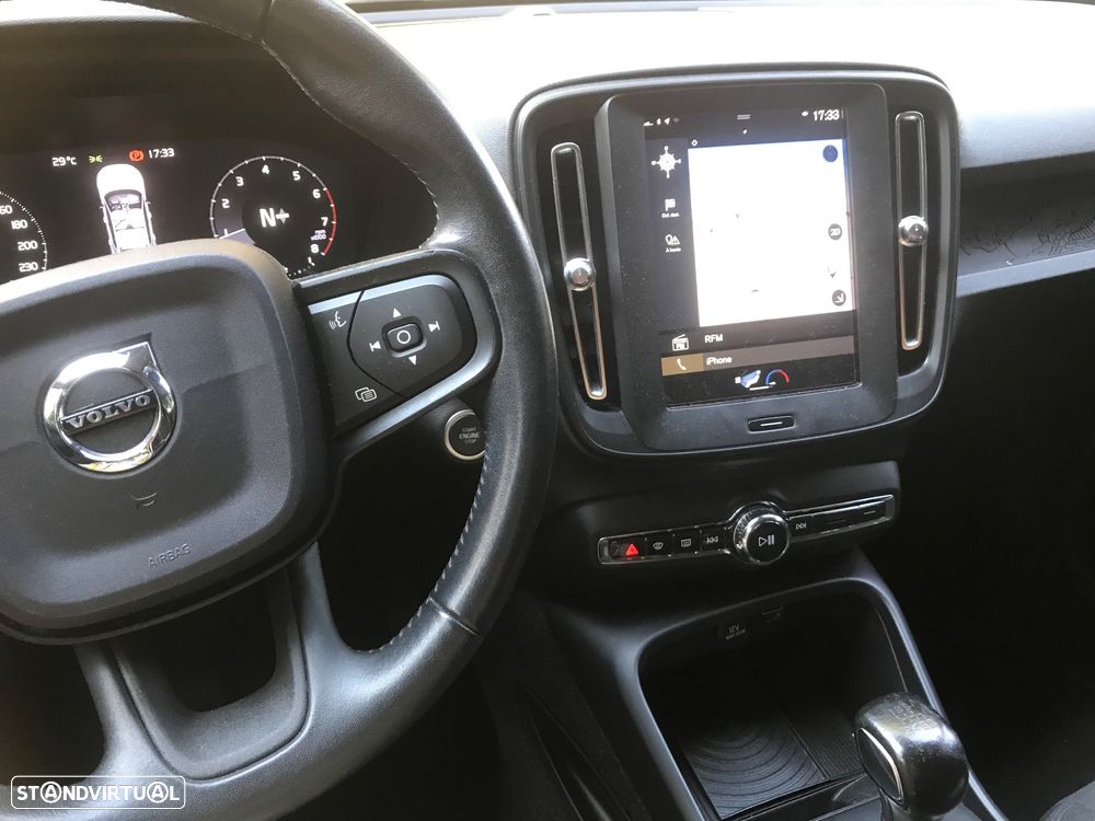 Volvo XC 40 1.5 T3 Tech Edition - 10