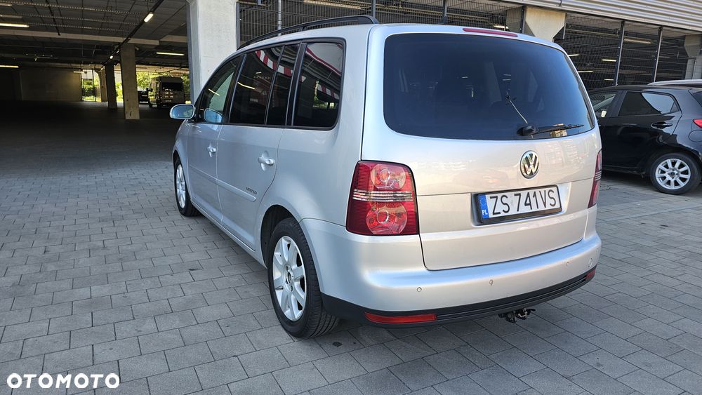 Volkswagen Touran - 4