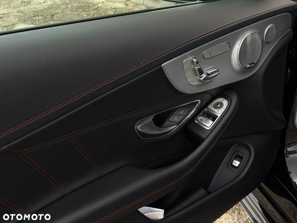 Mercedes-Benz Klasa C AMG 43 4-Matic - 14