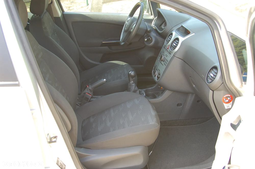 Opel Corsa 1.4 16V Energy - 34