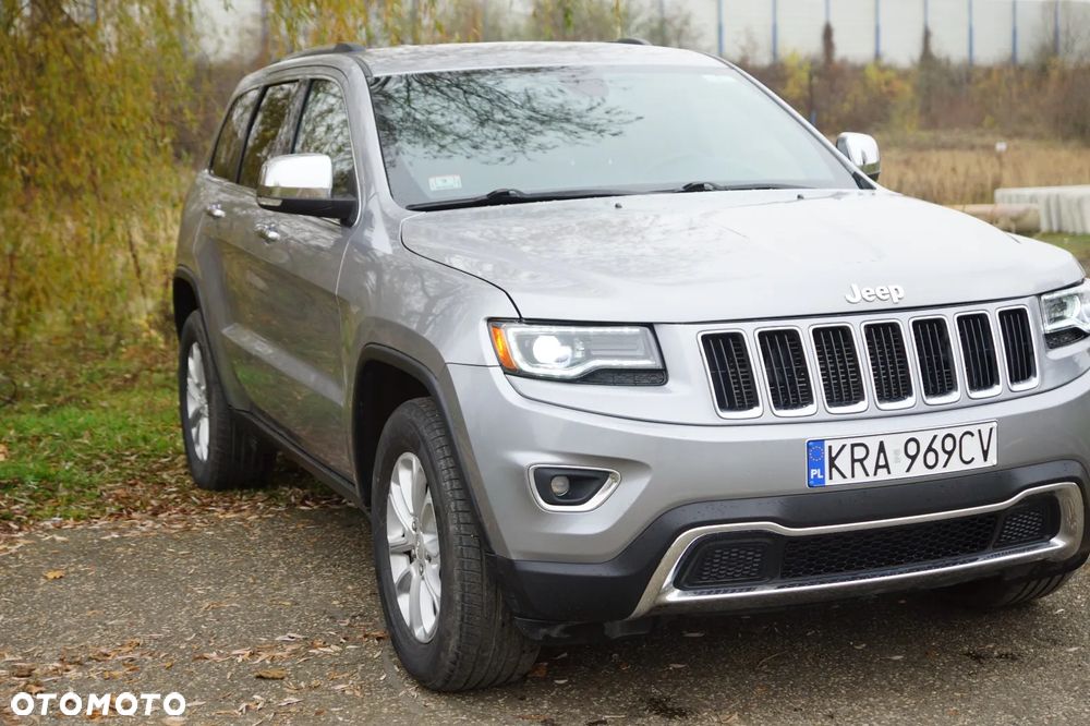 Jeep Grand Cherokee - 38