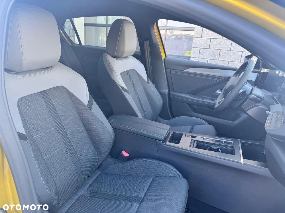 Opel Astra 1.2 T mHEV GS eDTC - 26