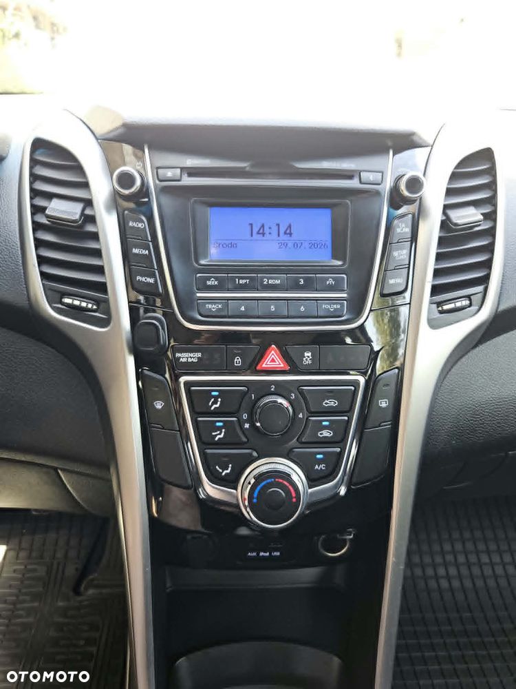 Hyundai i30 1.6 CRDi Classic + - 8