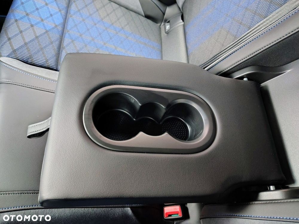 Volkswagen Golf Variant 2.0 TSI 4Motion R - 31