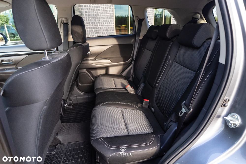 Mitsubishi Outlander - 28