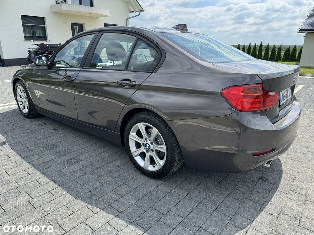 BMW Seria 3 318d Blue Performance Luxury Line - 13