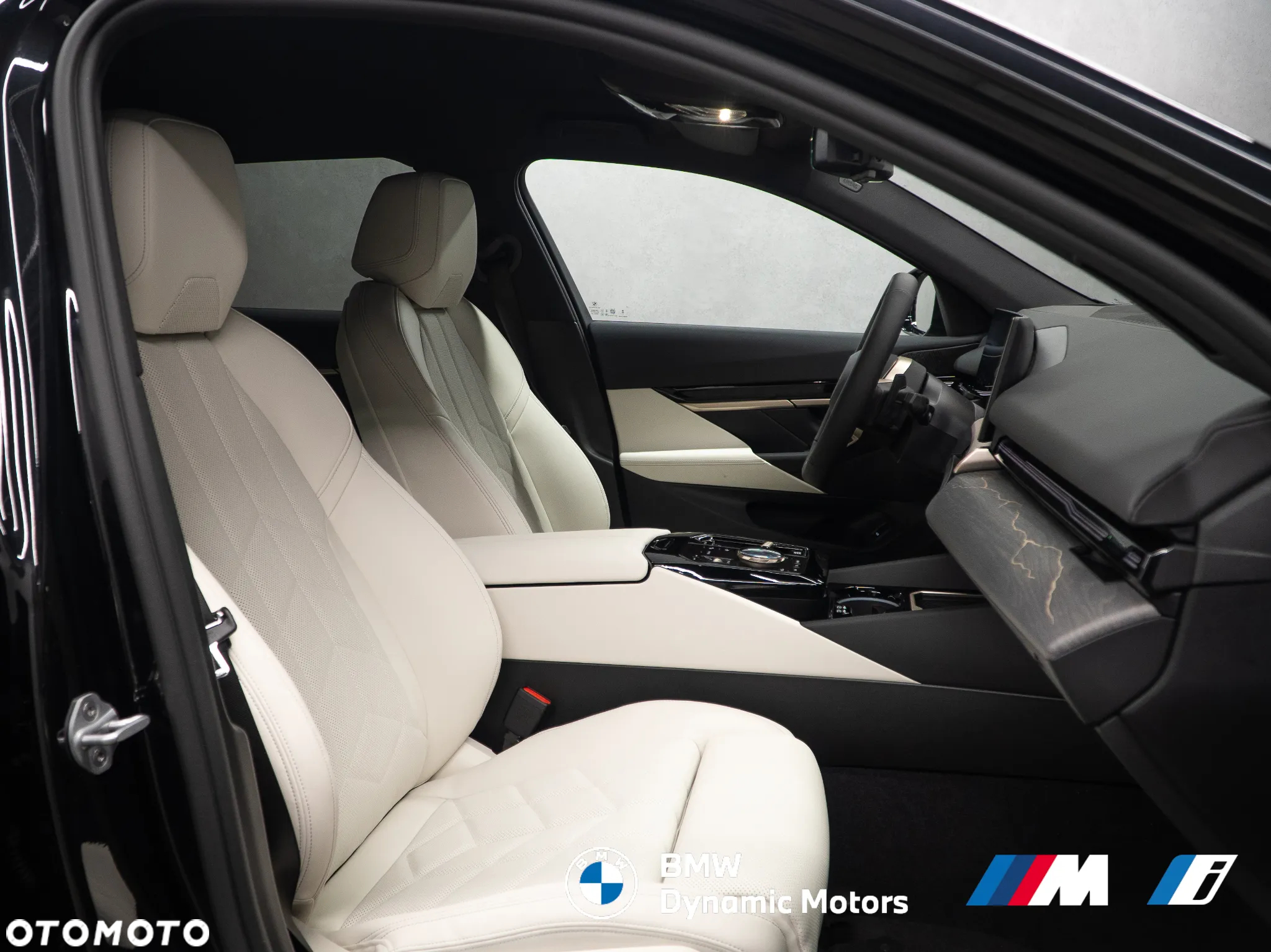 BMW Seria 5 520d xDrive Touring - 21