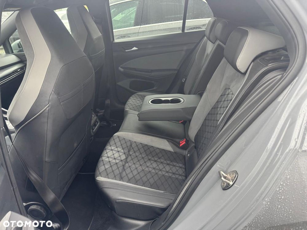 Volkswagen Golf 2.0 TDI SCR DSG R-Line - 19