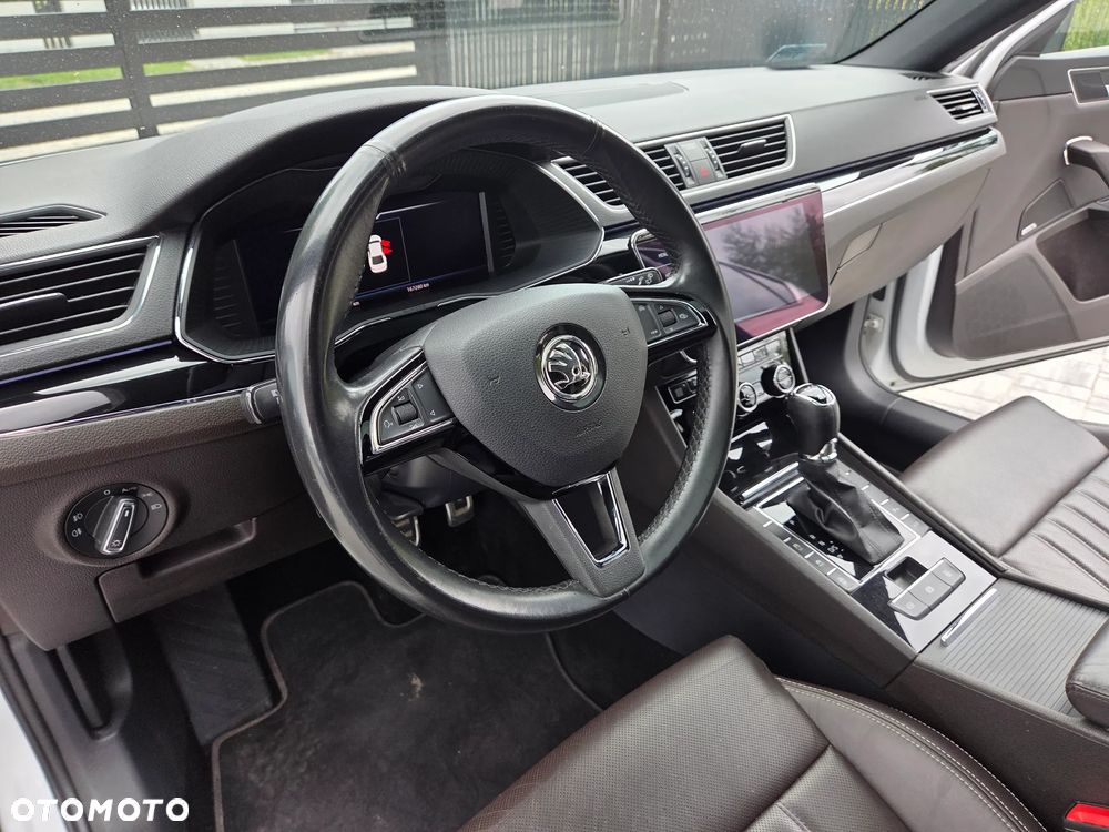 Skoda Superb 2.0 TDI SCR 4x4 L&K DSG - 35