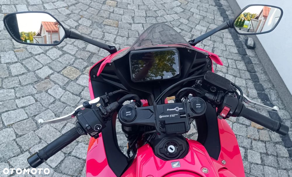 Honda CBR - 32