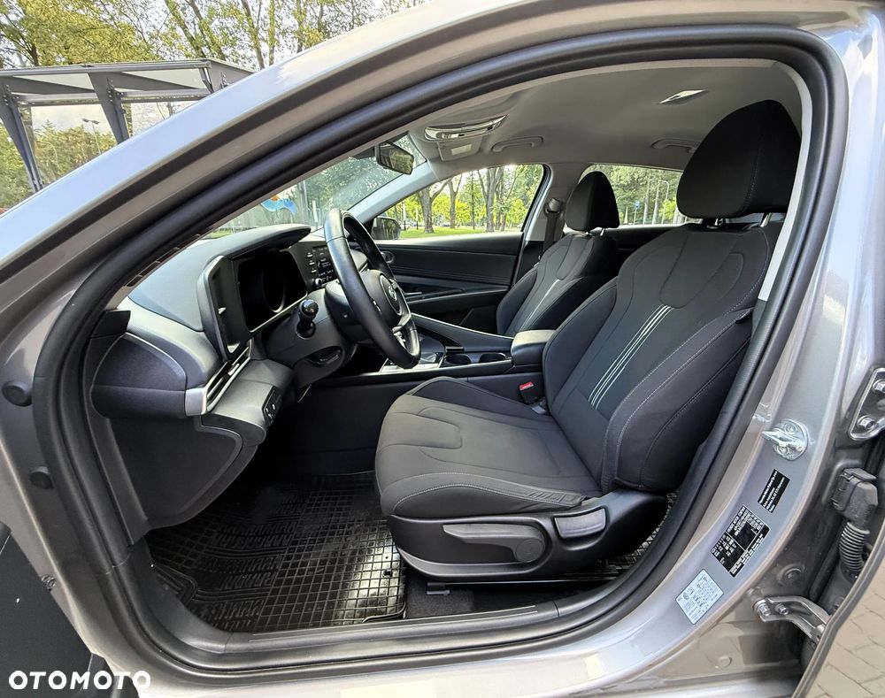 Hyundai Elantra 1.6 Smart CVT - 15