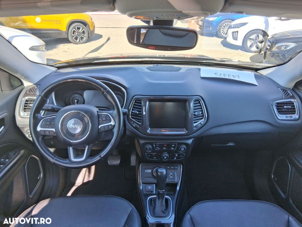 Jeep Compass - 10