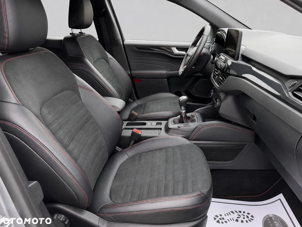 Ford Kuga 1.5 EcoBoost FWD ST-Line - 29