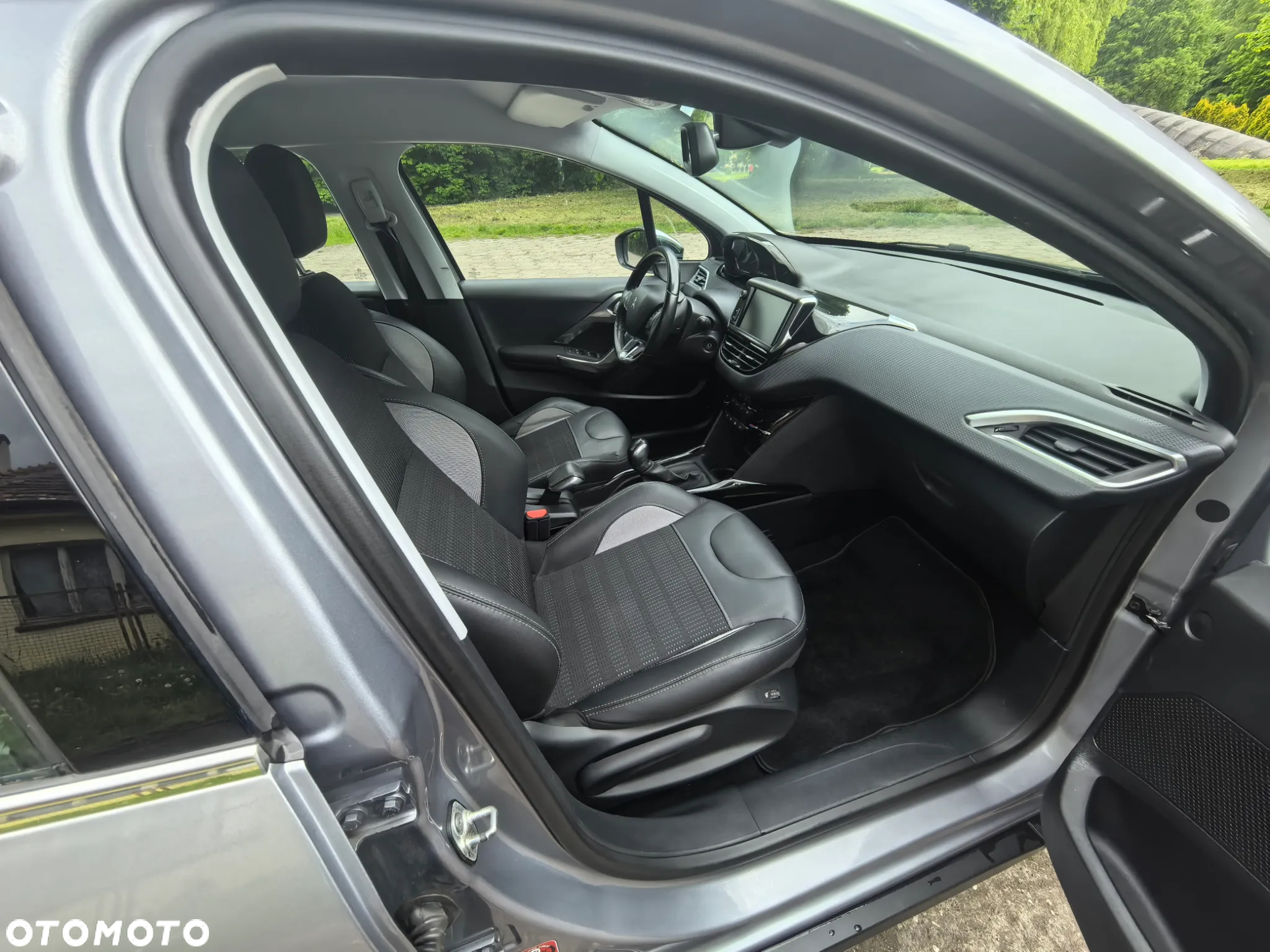 Peugeot 2008 1.2 VTi Allure - 35