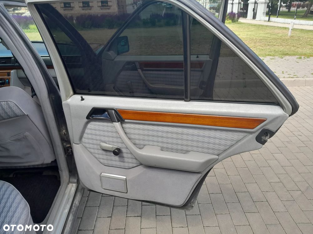 Mercedes-Benz W124 (1984-1993) - 20