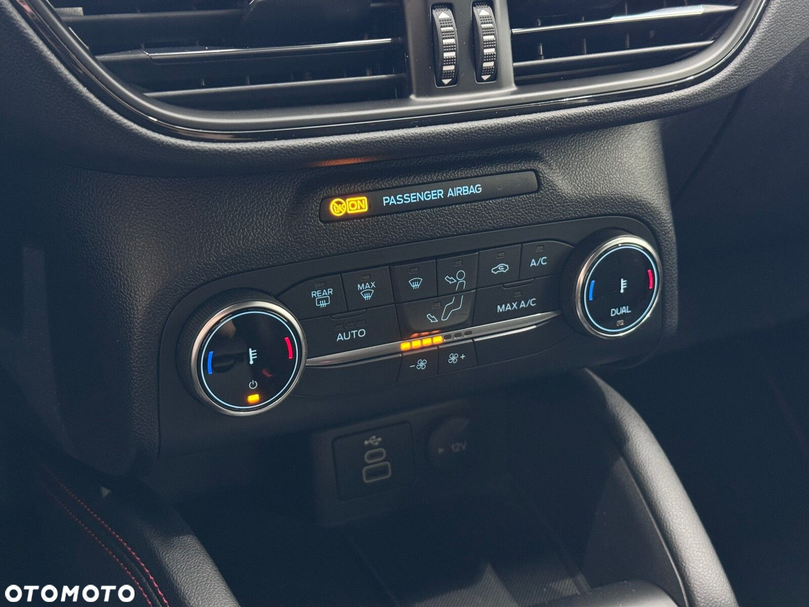 Ford Kuga - 24