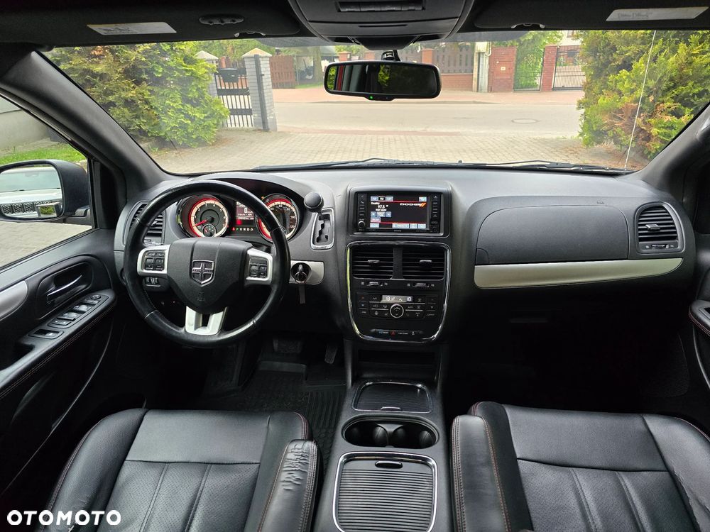Dodge Grand Caravan - 26