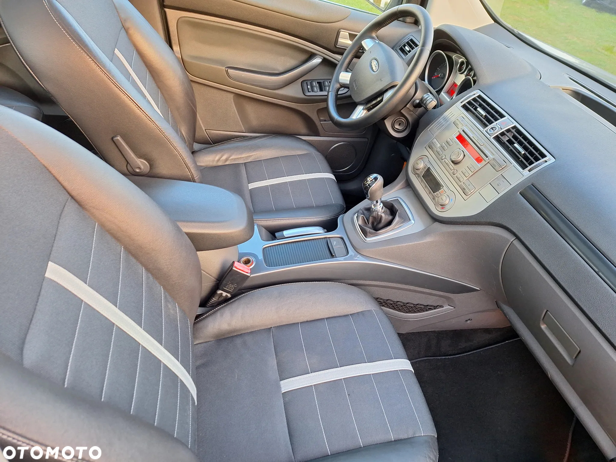 Ford Kuga 2.0 TDCi Titanium S - 30