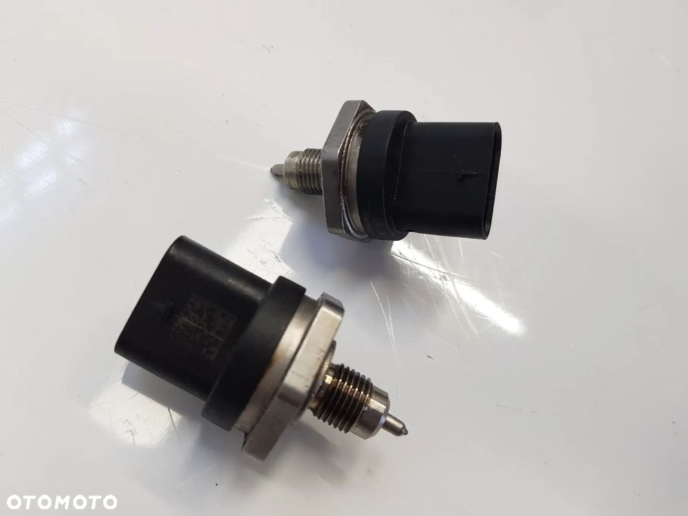 Czujnik ciśnienia paliwa Mercedes 4.0 V8 BiTurbo C63 AMG M177980 W176 W172 W204 W246 W177 W190 X290 W205 S205 W222 W213 - 2